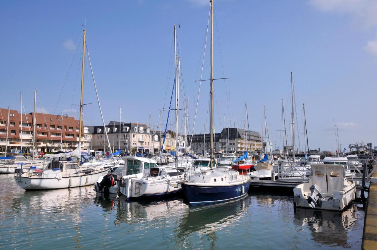 Appartement Vue Mer Et Marina, Loggia - Parking Courseulles-sur-Mer Exterior foto