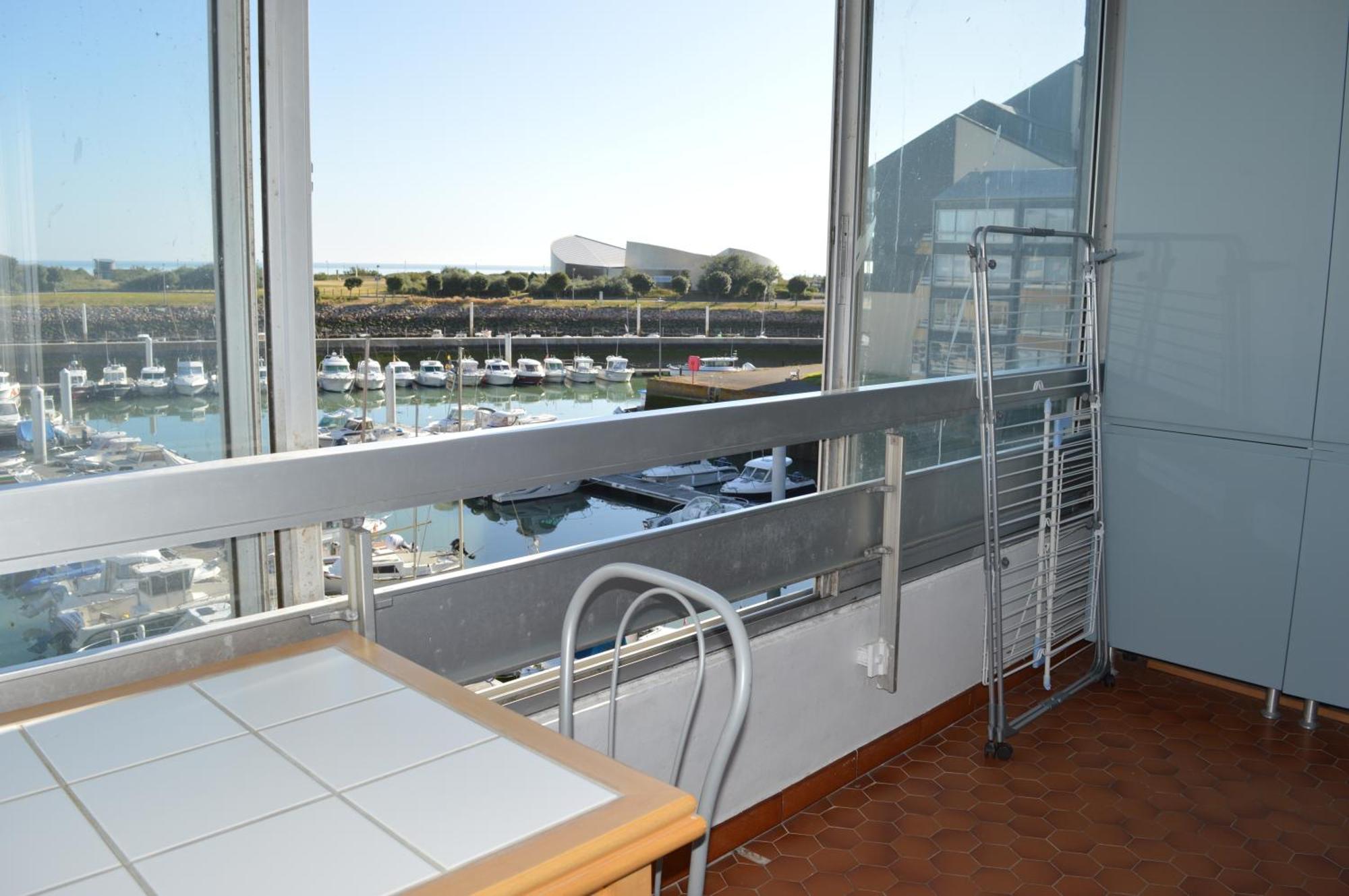 Appartement Vue Mer Et Marina, Loggia - Parking Courseulles-sur-Mer Exterior foto